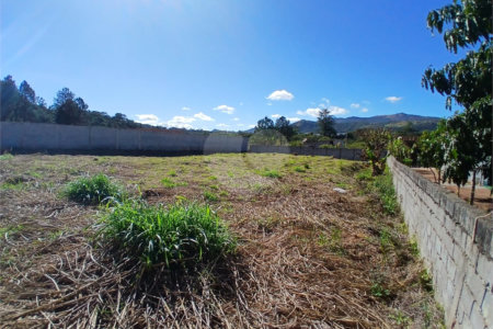 Terreno a venda no Jardim Estância Brasil com 1400m²