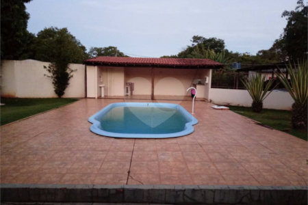 Chácara Balneário do 29 com piscina.