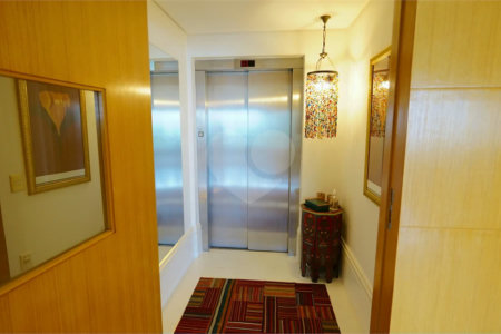 Apartamento à venda com 4 quartos, sendo 3 suítes, em Santo Amaro, São Paulo, SP