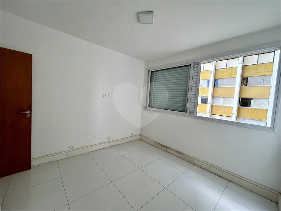 Apartamento de 105 m2, 3 dorms, 2 vagas livres em Perdizes