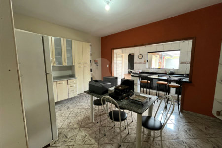 Casa a venda com 2 dormitórios na Vila São José
