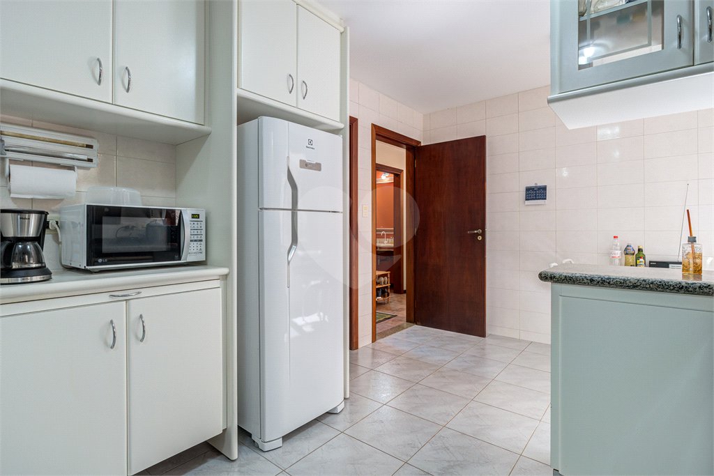 Casa à venda com 3 suítes no condomínio Canumá, São Paulo - SP