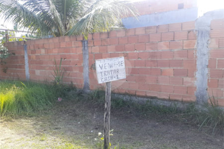 Terreno à venda em condomínio residencial no Serramar – Rio das Ostras, a 5 minutos da praia