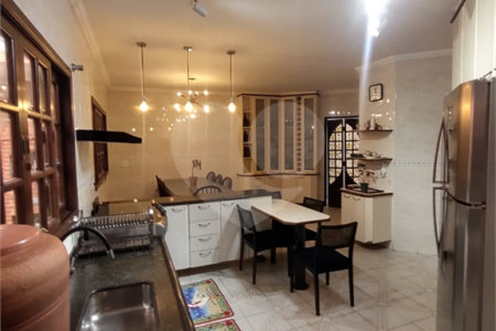 Casa com 300m² , 4 dormitórios , sendo 2 suítes , 5 vagas , à venda no bairro Curuçá , em Santo André.