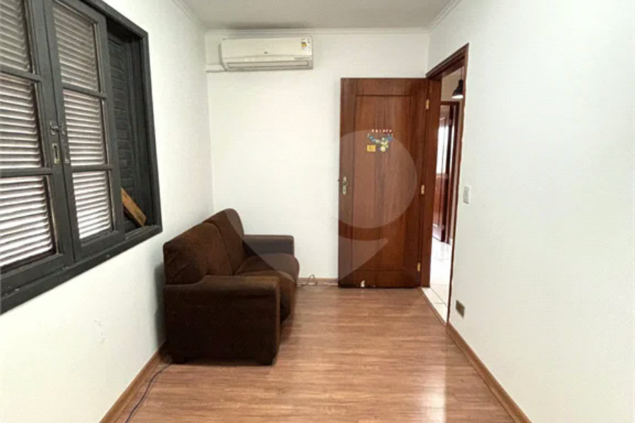 Sobrado com 3 dormitórios,1 suite, Quintal gourmet, 4 vagas à Venda no bairro Parada Inglesa em São Paulo.