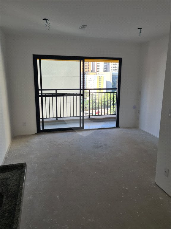 Apartamento à venda na Bela Vista de 24m2 com 1 dormitórios e sem vagas.Estuda Permuta.