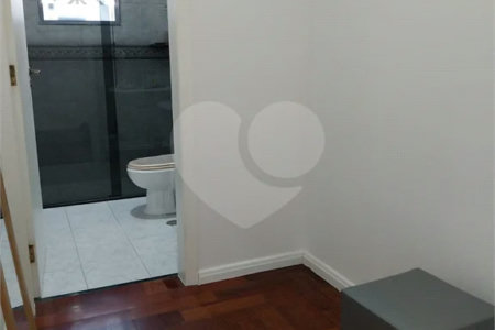 Casa com 324m², 4 dormitórios, sendo 1 suíte, 4 vagas, à venda no Jardim Las Vegas em Santo André.
