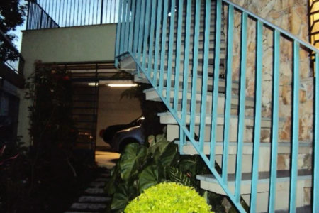 Sobrado à venda 400m² com 4 quartos, sendo 2 suítes, 6 vagas no Jardim Peri Peri próximo metrô Vila Sônia