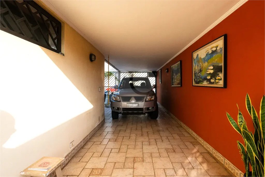 Casa a venda no Planalto Paulista, 2 suítes, 4 vagas, 230 m², quintal e localização privilegiada