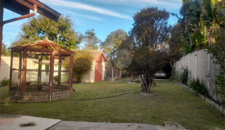 Casa à venda com 3 quartos, sendo 1 suíte,  em Chácara São Francisco, Poços de Caldas, MG