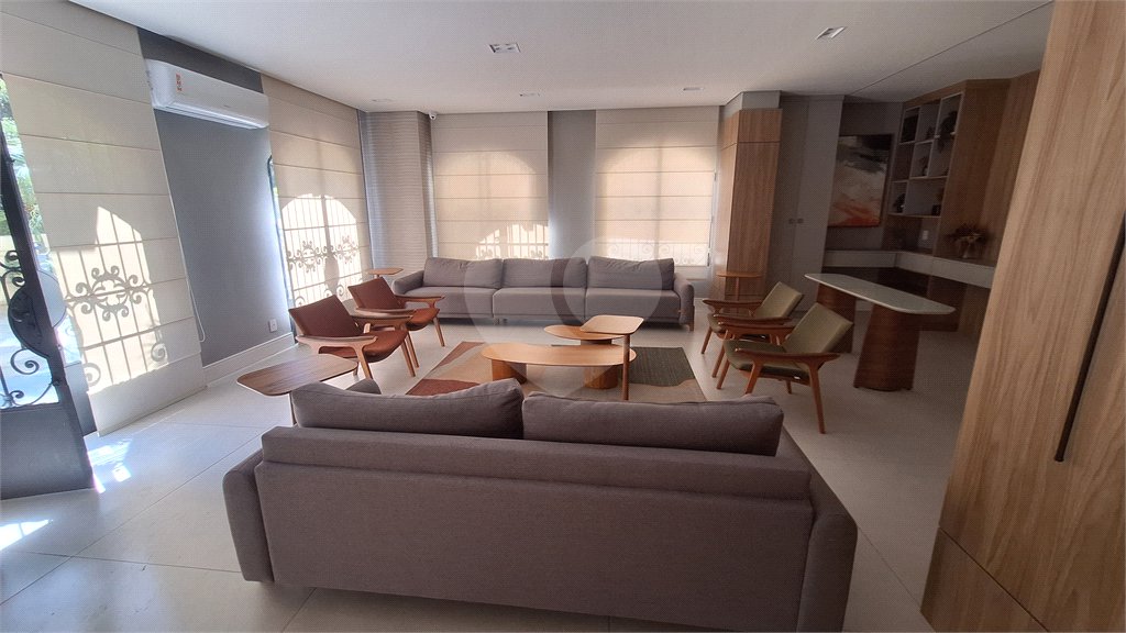Apartamento a venda em Perdizes, 3 dormitórios, sendo 2 suítes e 2 vagas de garagem