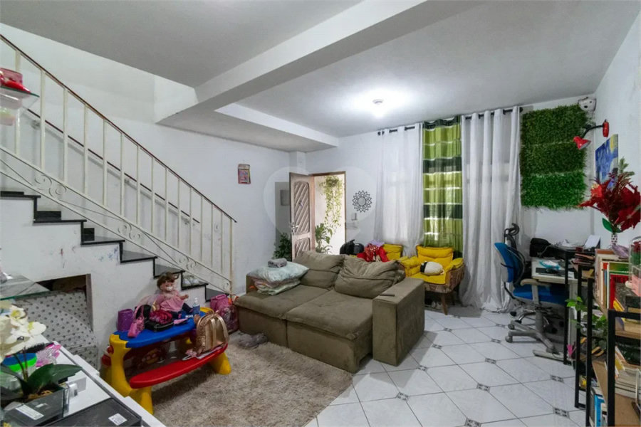 Casa à venda com 177m², 3 quartos e 2 vagas