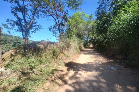 Área rural em Piracaia com 3.289 metros, ótima para chácara, as margens do rio Cachoeira