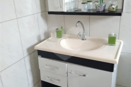 Sobrado para venda.