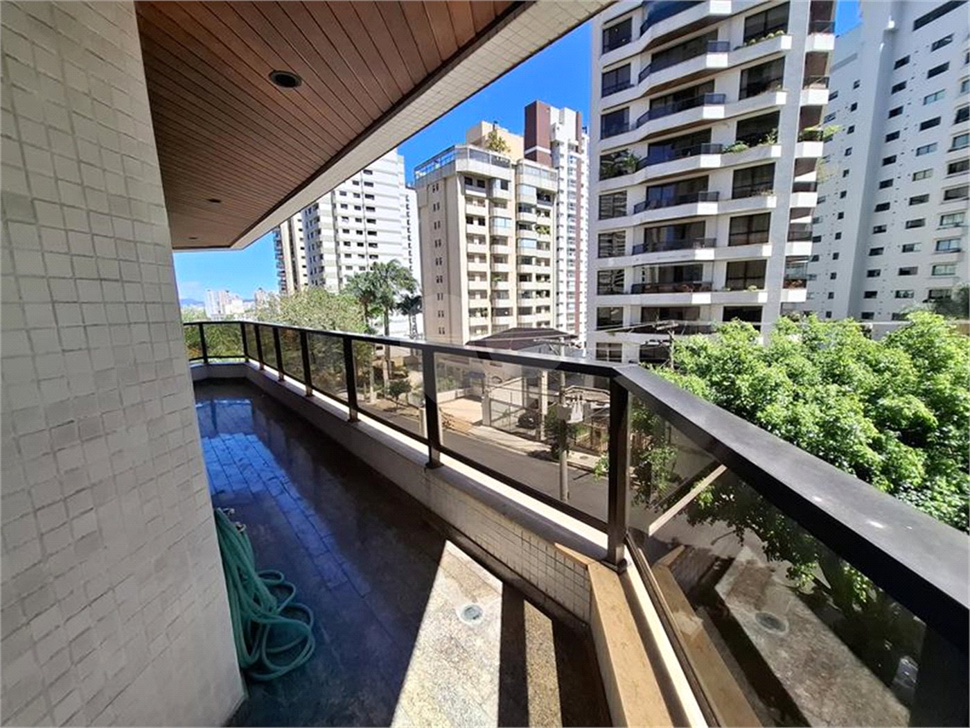 Apartamento, a venda, com 300m² de área privativa, 4 suítes, 4 vagas - Santana / SP