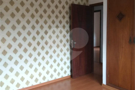 Casa à venda com 4 quartos, sendo 1 suíte,  no Centro, Vinhedo, SP