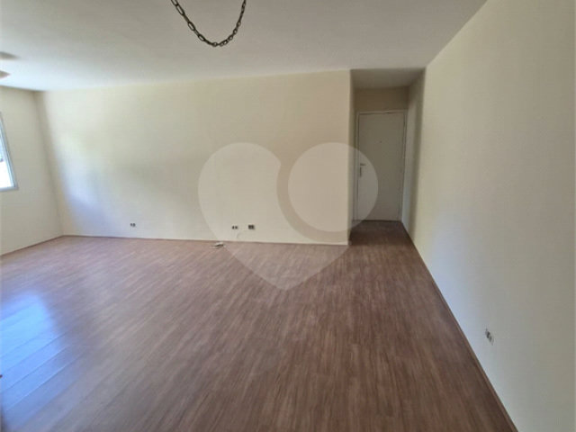Apartamento à venda com 3 quartos, sendo 1 suíte,  em Alto de Pinheiros, São Paulo, SP