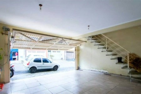 Casa com 172m² , 3 dormitórios , sendo 1 suíte , 2 vagas , à venda no Jardim Alvorada em Santo André.