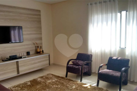 CASA A VENDA NO BAIRRO VISTA VERDE COM 3 DORMITORIOS, 3 SUITES, 3 VAGAS, METRAGEM 316M², SJC