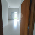 Casa térrea em Atibaia com 3 suítes, sala 2 ambientes, 2 vagas garagem, excelente localização, pronta para morar