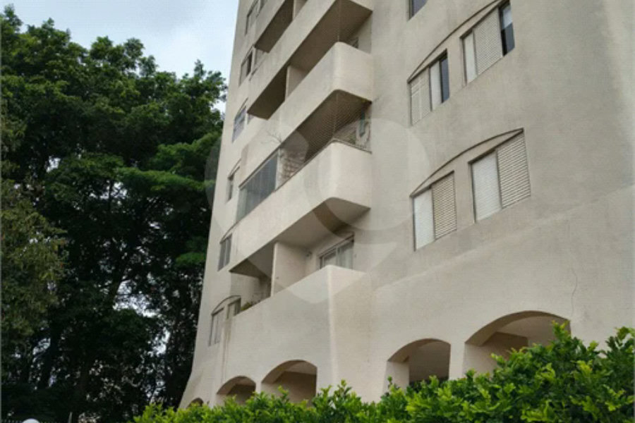Apartamento com 2 Dormitórios , amplo com 77 metros e com vaga de garagem fixa