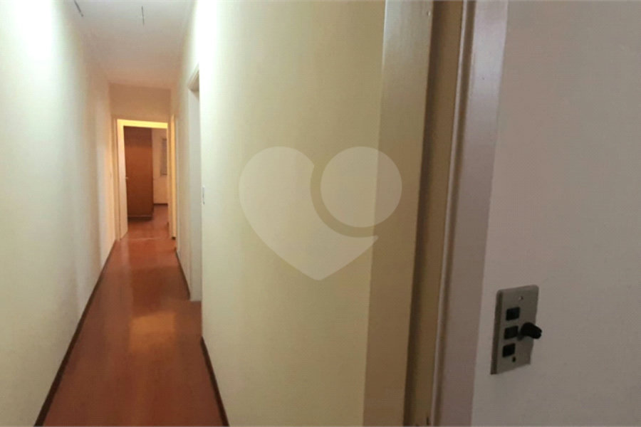 Sobrado amplo com 3 quartos, suíte e quintal para venda no Tremembé !!!