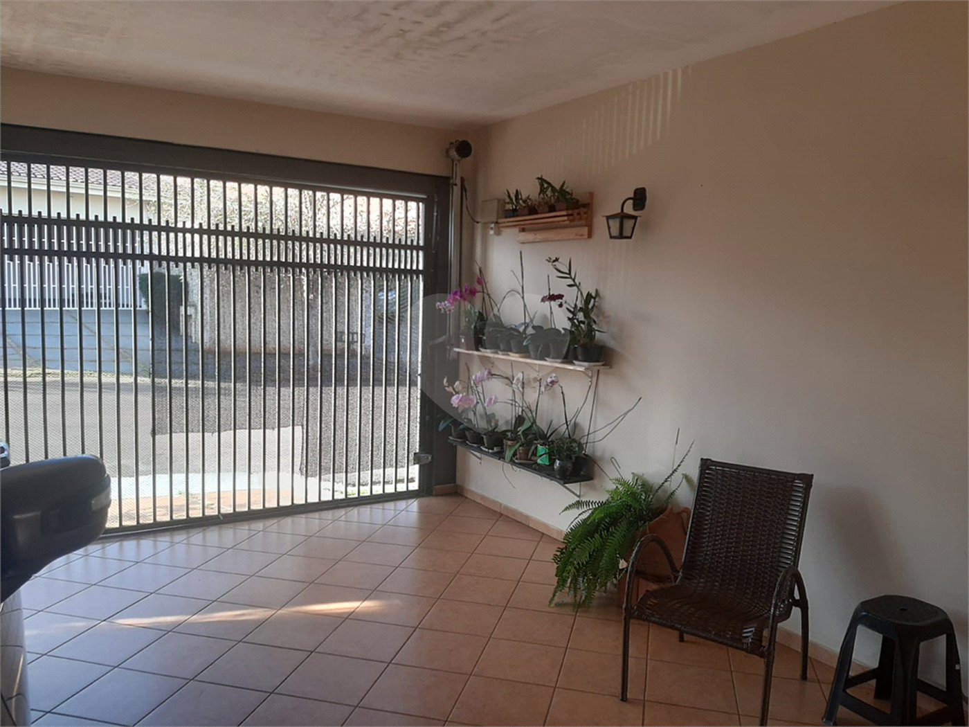 Bela casa com boa localização no bairro Portal do Sol