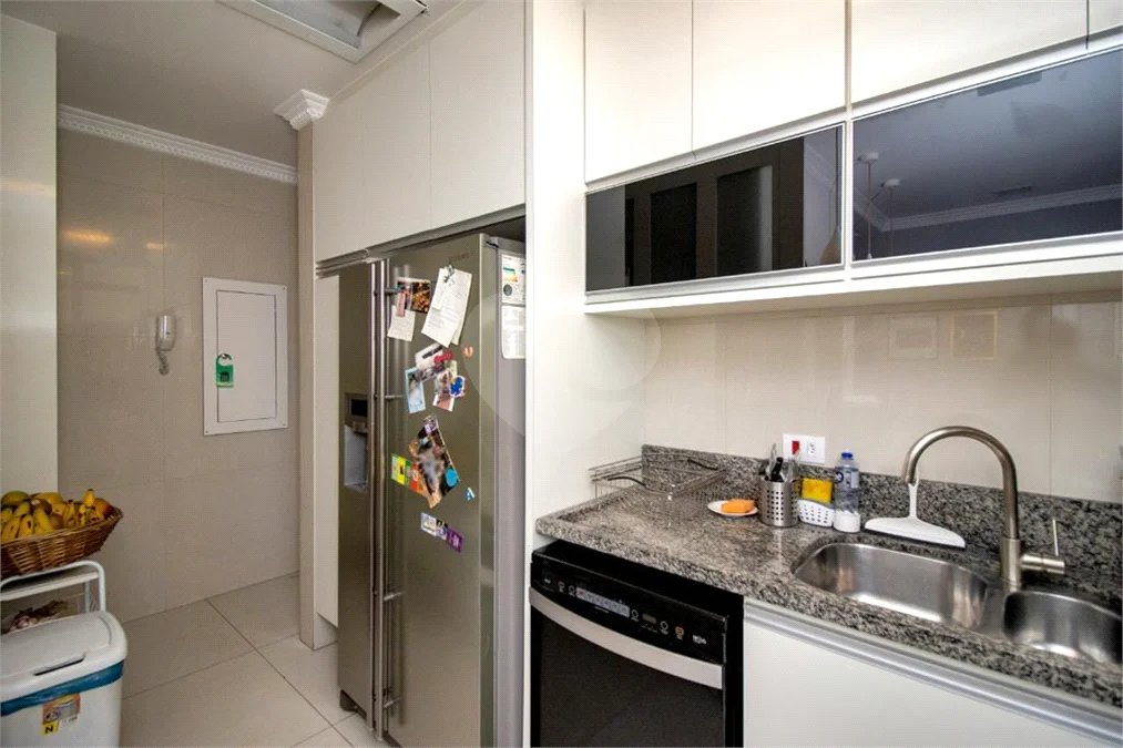 Cobertura Itaim 260 m2 , 3 suítes e 2 vagas de garagem