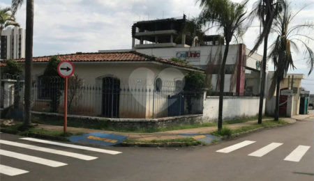 Casa à venda com 3 quartos, sendo 2 suítes, no Centro, São Carlos, SP