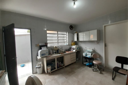 Vende-se: Sobrado no Cursino/Ipiranga, 2 Quartos, 2 Salas, 8 vagas de garagem!
