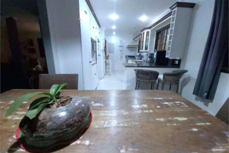 Casa à venda no Condomínio Vista Alegre Sede em Vinhedo/SP