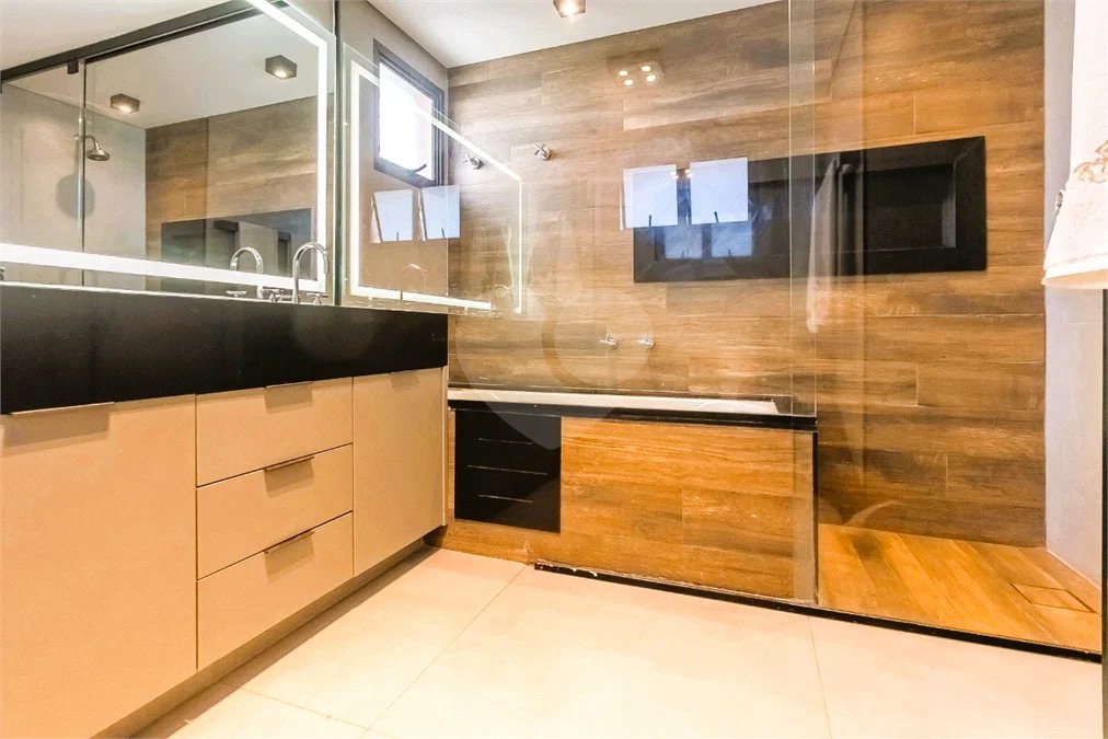 Vila Clementino - Apartamento reformado | 186 m² | 3 suítes | 3 vagas livres
