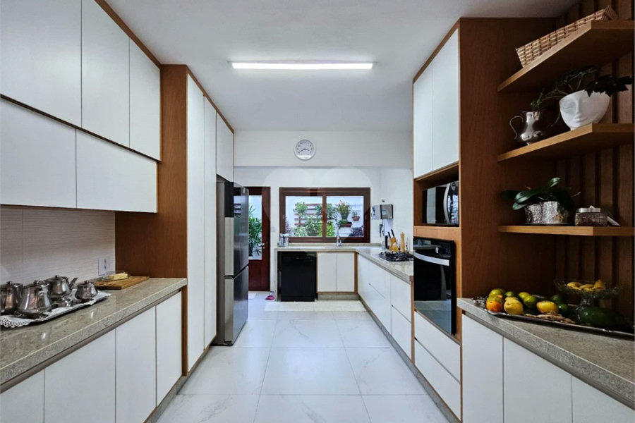 Casa à venda com 4 quartos, sendo 2 suítes, em Riviera de São Lourenço, Bertioga, SP