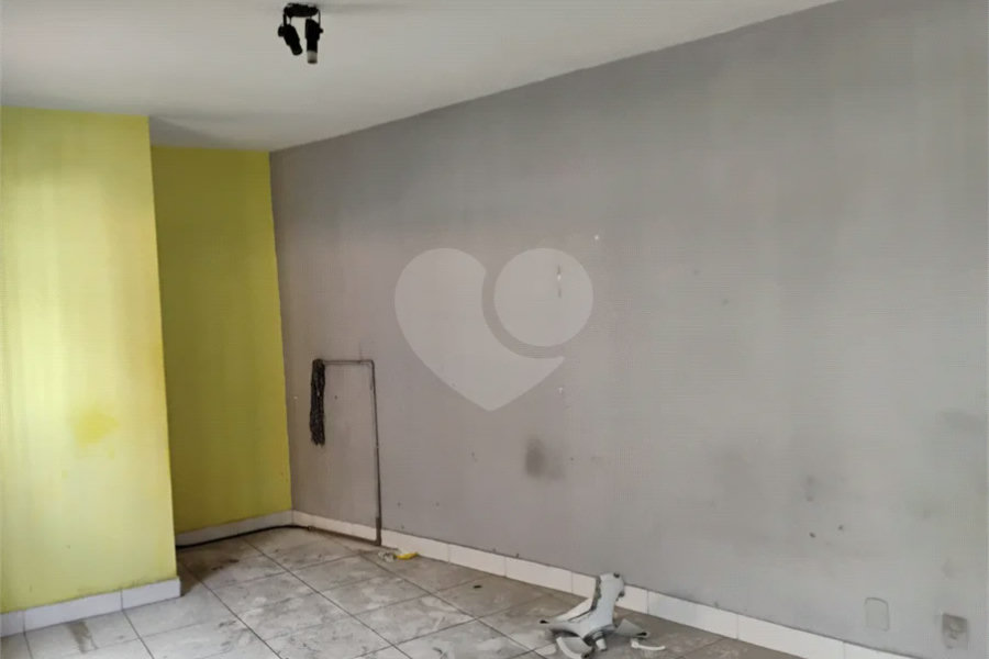 Sobrado na Vila Santa Catarina — 121 m² | Esquina Estratégica