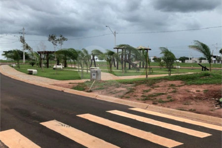 Terreno no Condomínio Residencial Vila Madalena.