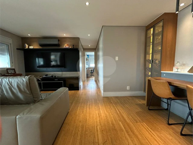 Apartamento à venda com 2 quartos, sendo 1 suíte,  em Santo Amaro, São Paulo, SP