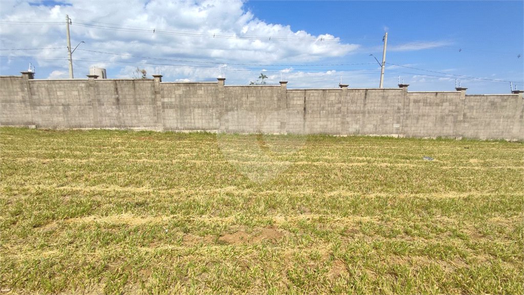 Lote à Venda em São Carlos, no Condomínio Villeneuve I
