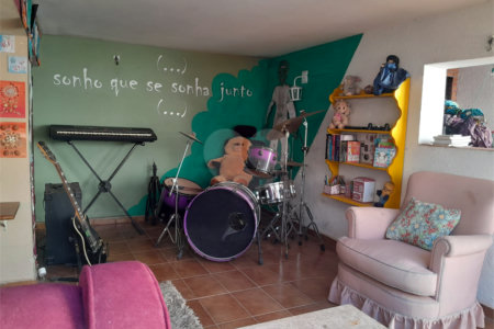 Casa com 4 dormitórios sendo 1 suíte a venda no bairro Samambaia