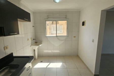 Apartamento Locação Condomínio Anguri com 02 dormitórios com Ar e Sacada