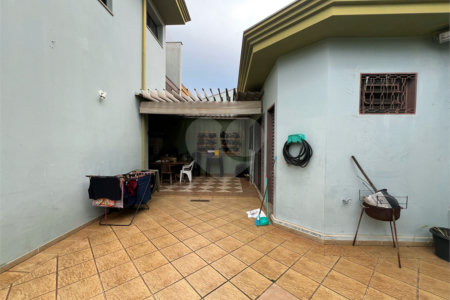 Casa a venda com 5 quartos em São Carlos
