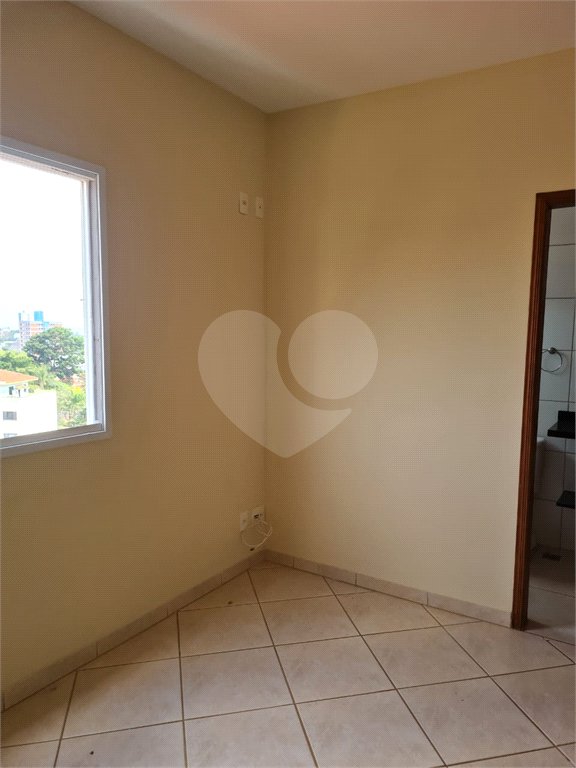 Apartamento no Condomínio Monte Verde.