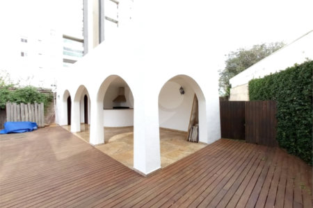 Casa térrea no Condomínio Faber I.
