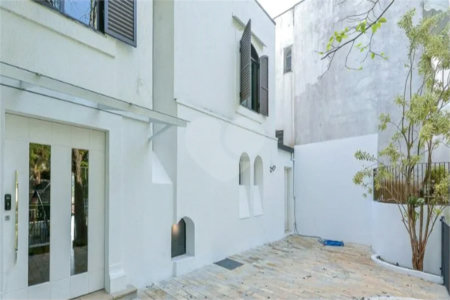 Casa de Condomínio Fechado 4 quartos - 2 suítes, 533 m² área construída - Jardim Marajoara