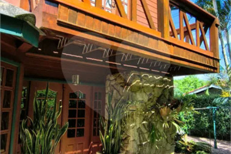 Casa à venda ou para alugar com 7 quartos, sendo 5 suítes, no condomínio Estância Marambaia, Vinhedo - SP