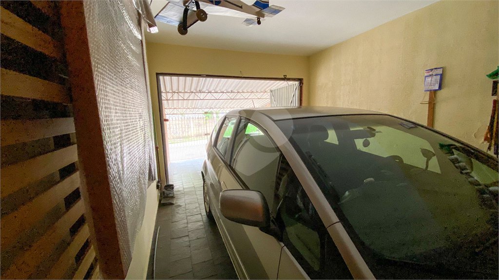 Sobrado com 03 dormitórios e 2 vagas no Jd Líbano