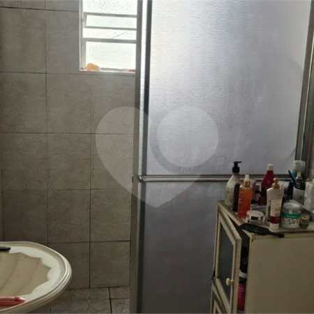 Casa com 150m² , 1 dormitório , 1 vaga de garagem , precisando de reforma , `venda na Penha.