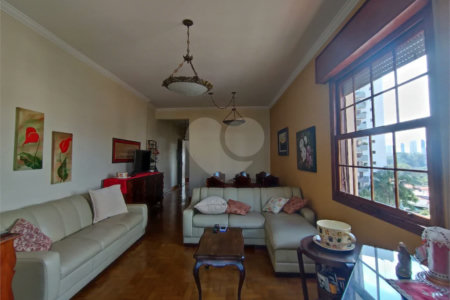 Apartamento para venda e locação na Aclimação de 108m² com 2 dormitórios e 2 banheiros, varanda
