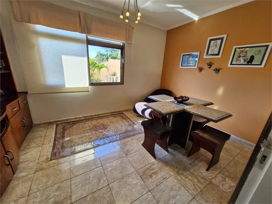 Casa à venda com 4 suítes no condomínio Villa Viana II, Cotia - SP