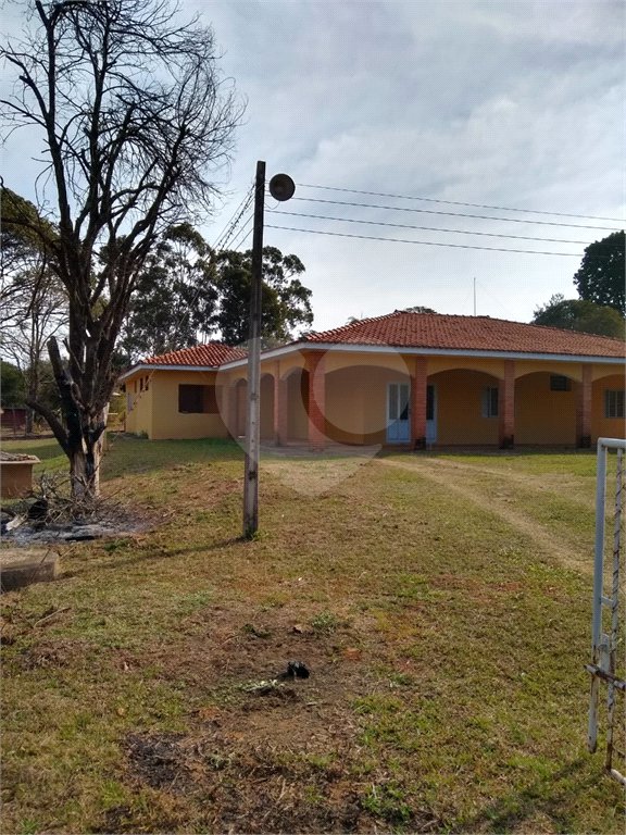 Chácara em água vermelha, localizada em ponto comercial.