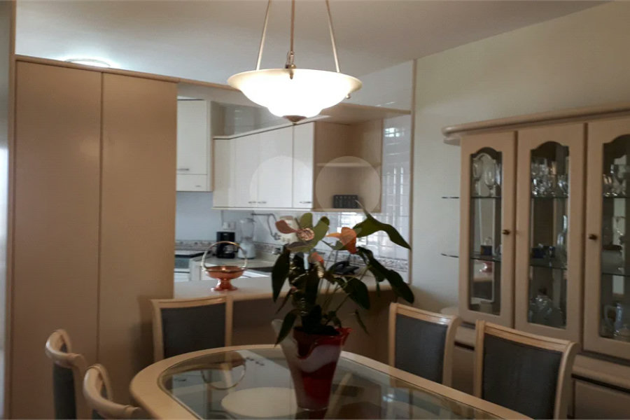 Apartamento à venda mobiliado nos Jardins — 126 m²